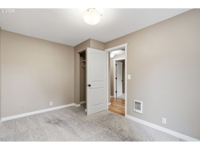 922 14th St, Washougal, WA 98671