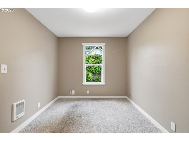 922 14th St, Washougal, WA 98671