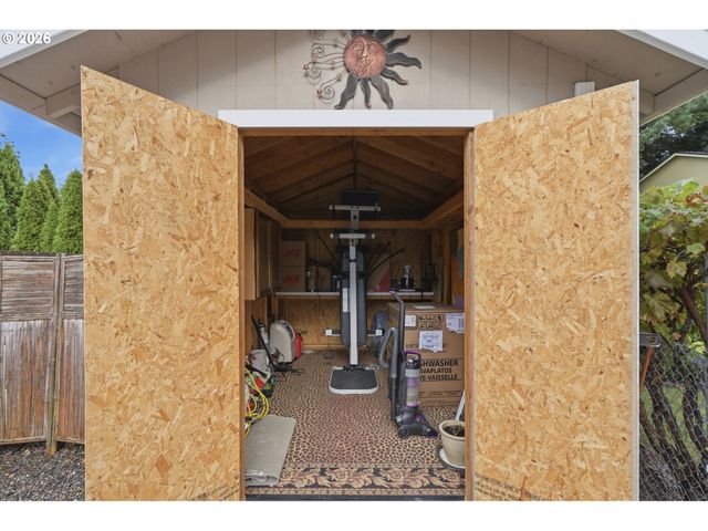 922 14th St, Washougal, WA 98671