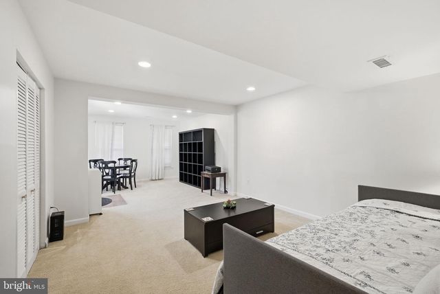 6965 MANAHOAC PL, Gainesville, VA 20155