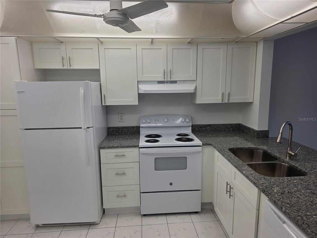 Image 5 of property listing at 14130 ROSEMARY LANE 2208, Largo, FL 33774