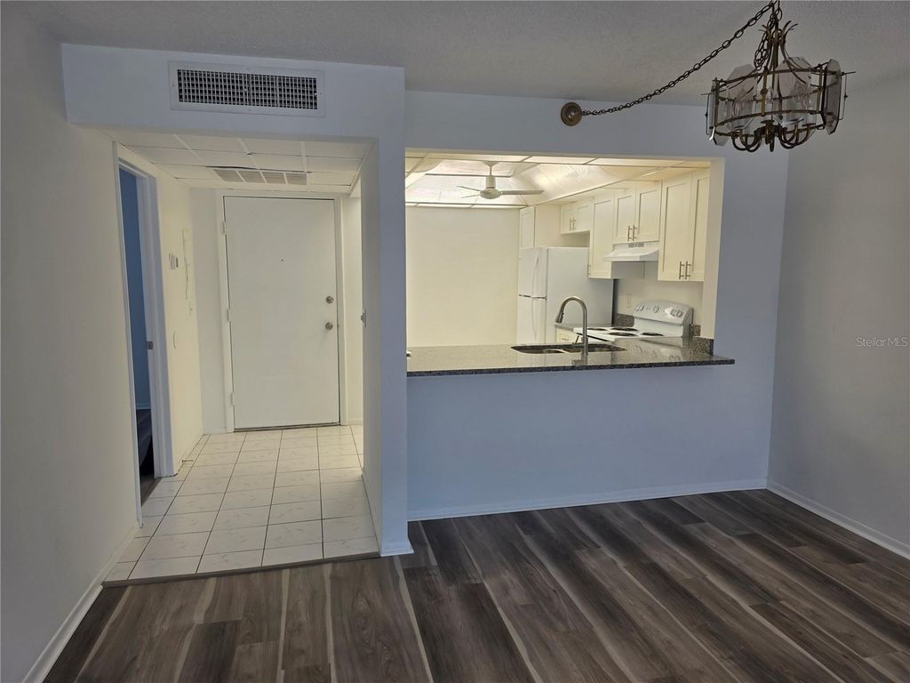 Image 8 of property listing at 14130 ROSEMARY LANE 2208, Largo, FL 33774