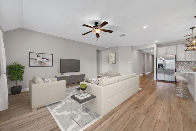 2702 Summer Indigo Trail, Pearland, TX 77089