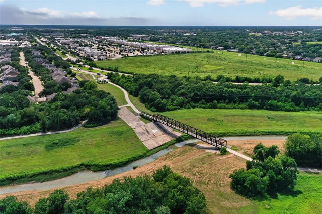 2702 Summer Indigo Trail, Pearland, TX 77089