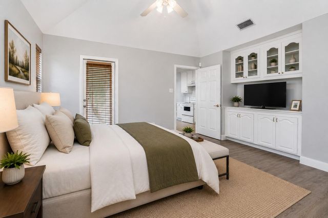 606 S Pine Street, Tomball, TX 77375