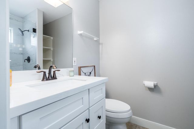606 S Pine Street, Tomball, TX 77375