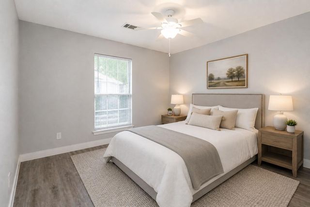 606 S Pine Street, Tomball, TX 77375