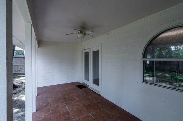 606 S Pine Street, Tomball, TX 77375