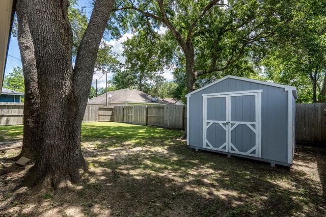 606 S Pine Street, Tomball, TX 77375