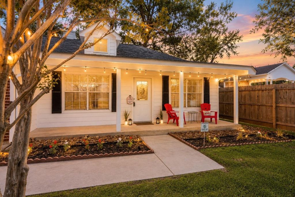 606 S Pine Street, Tomball, TX 77375