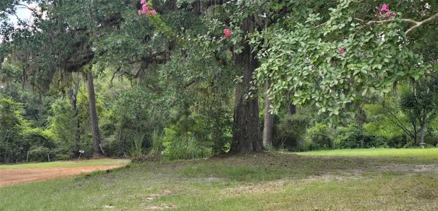 2266 Young Road, Livingston, TX 77351