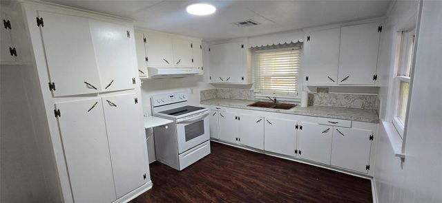 2266 Young Road, Livingston, TX 77351