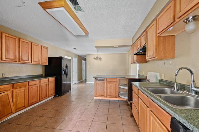 943 Whitehead St, Baker, LA 70714