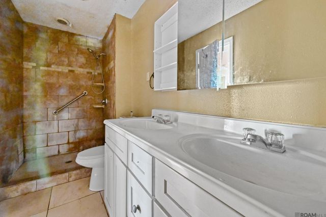 943 Whitehead St, Baker, LA 70714