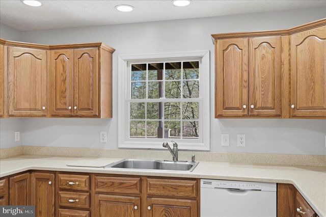 450 FISHEL RD, Winchester, VA 22602