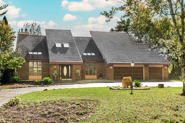 336 ROBERTS Road, Inverness, IL 60010