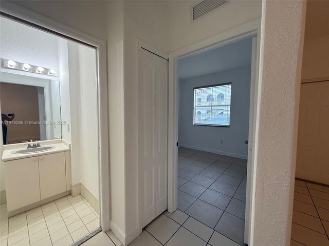 1663 SE 27th Dr 105, Homestead, FL 33035