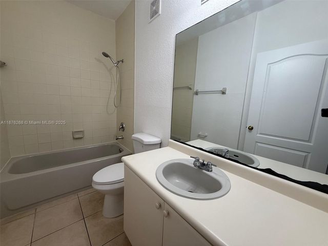 1663 SE 27th Dr 105, Homestead, FL 33035