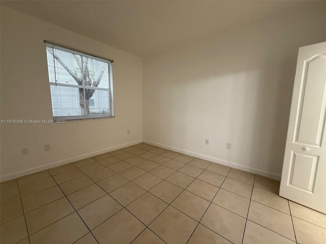 1663 SE 27th Dr 105, Homestead, FL 33035