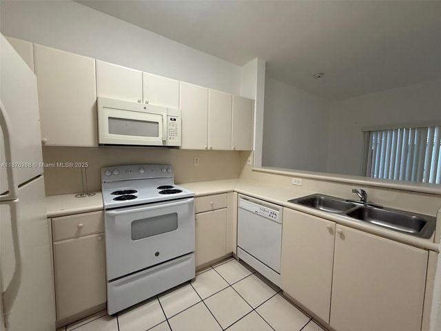 1663 SE 27th Dr 105, Homestead, FL 33035