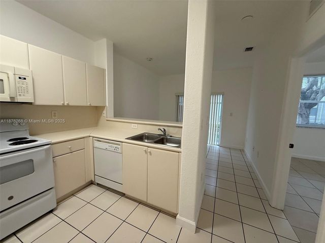 1663 SE 27th Dr 105, Homestead, FL 33035