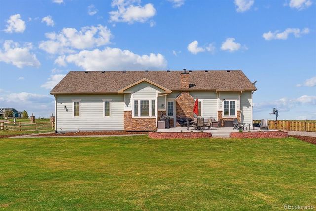 527 Antelope Drive E, Bennett, CO 80102