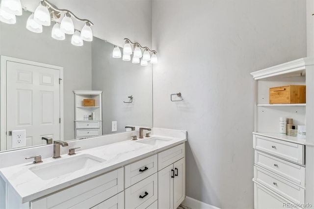 527 Antelope Drive E, Bennett, CO 80102