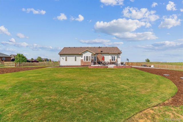 527 Antelope Drive E, Bennett, CO 80102