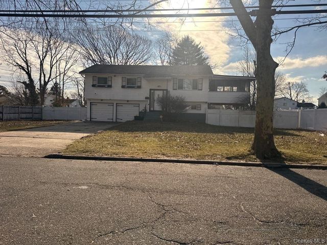 218 Newberry Street, Brentwood, NY 11717
