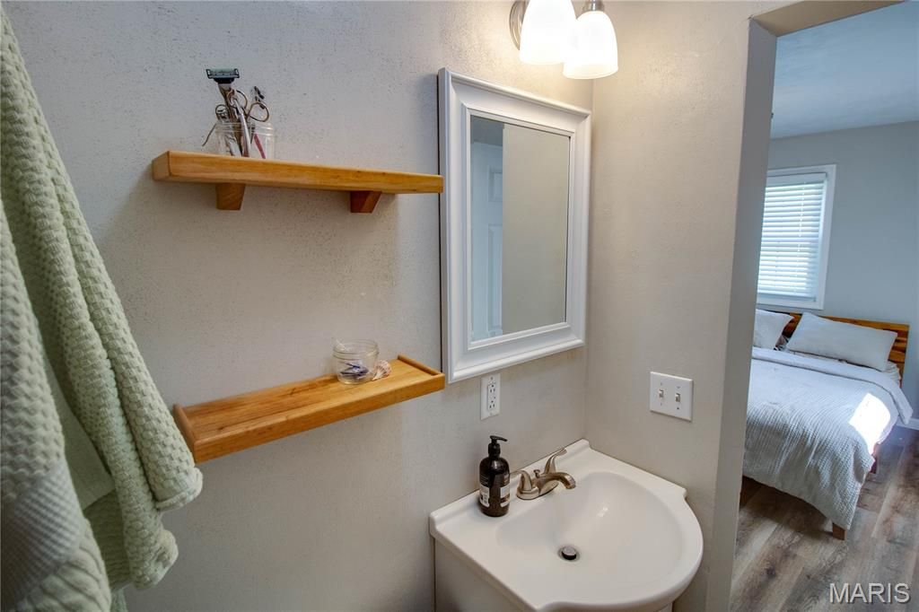 Image 22 of property listing at 429 Texas Boulevard, Bethalto, IL 62010