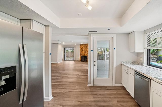 4218 WATER OAKS LANE, Tampa, FL 33618