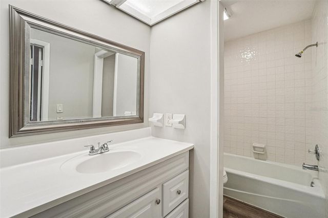 4218 WATER OAKS LANE, Tampa, FL 33618