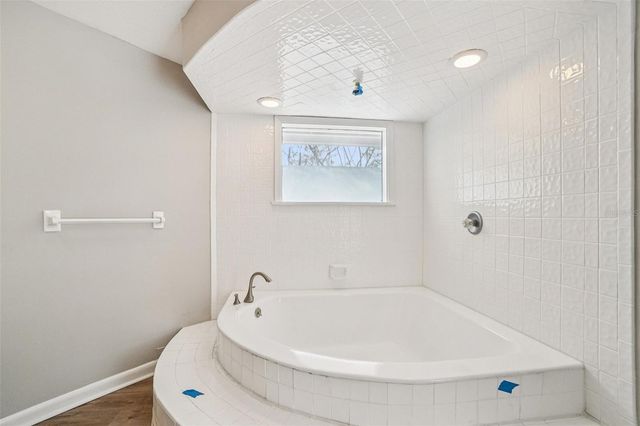 4218 WATER OAKS LANE, Tampa, FL 33618