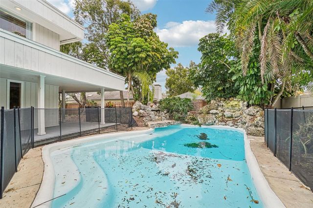 4218 WATER OAKS LANE, Tampa, FL 33618