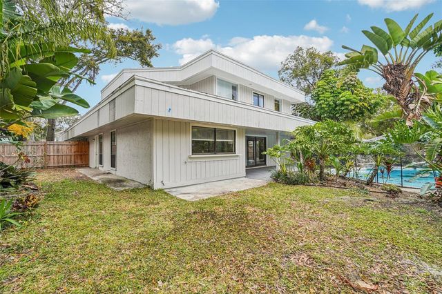 4218 WATER OAKS LANE, Tampa, FL 33618