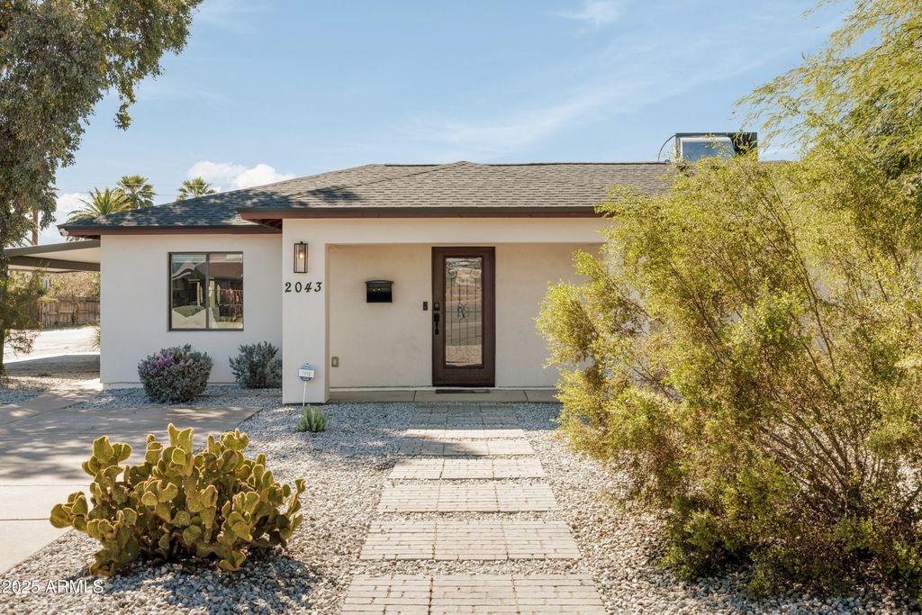 Image 1 of property listing at 2043 E Clarendon Avenue, Phoenix, AZ 85016