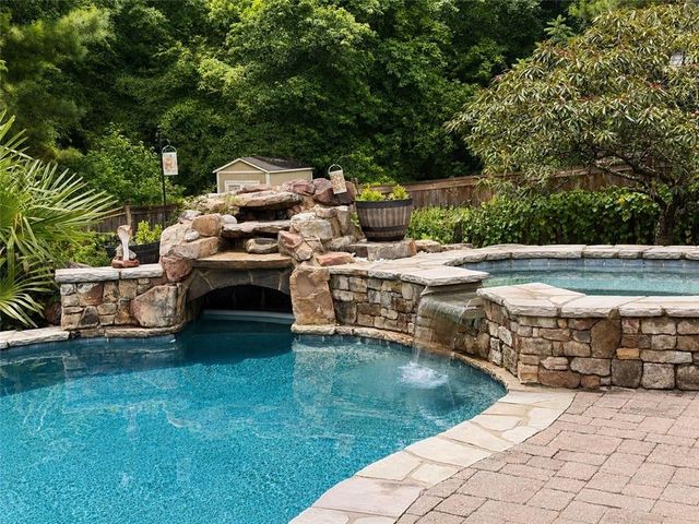 110 Northlake Trail, Canton, GA 30114