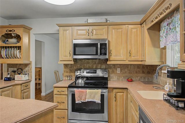 21 Blueberry Lane, Stormville, NY 12582