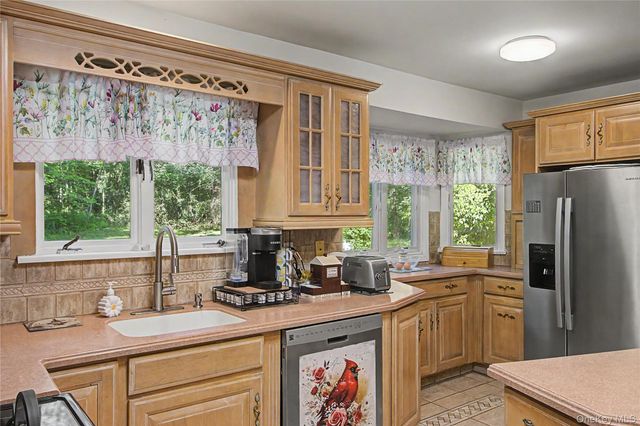 21 Blueberry Lane, Stormville, NY 12582