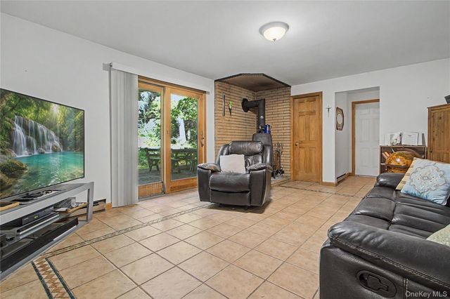 21 Blueberry Lane, Stormville, NY 12582
