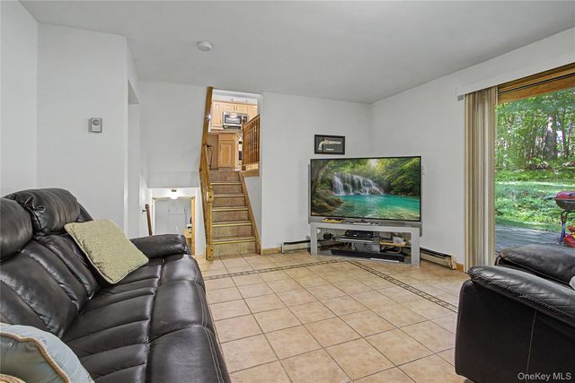 21 Blueberry Lane, Stormville, NY 12582