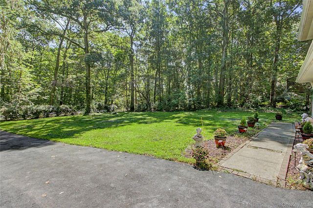 21 Blueberry Lane, Stormville, NY 12582