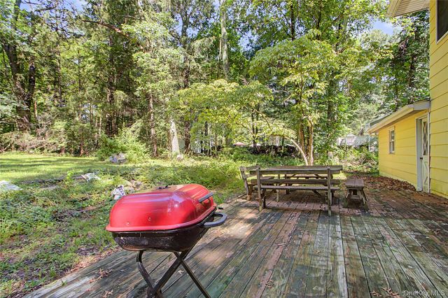 21 Blueberry Lane, Stormville, NY 12582