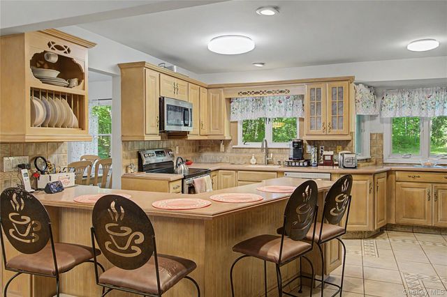 21 Blueberry Lane, Stormville, NY 12582