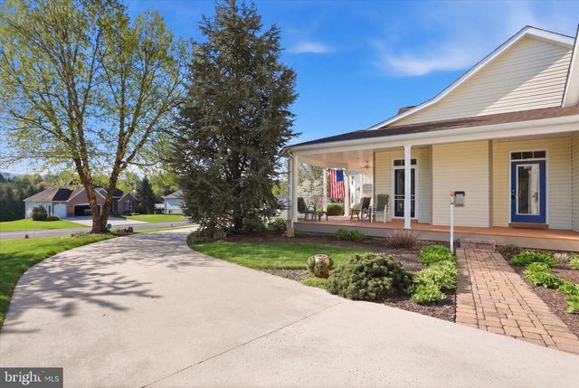 6518 BENT OAK DRIVE, Fayetteville, PA 17222