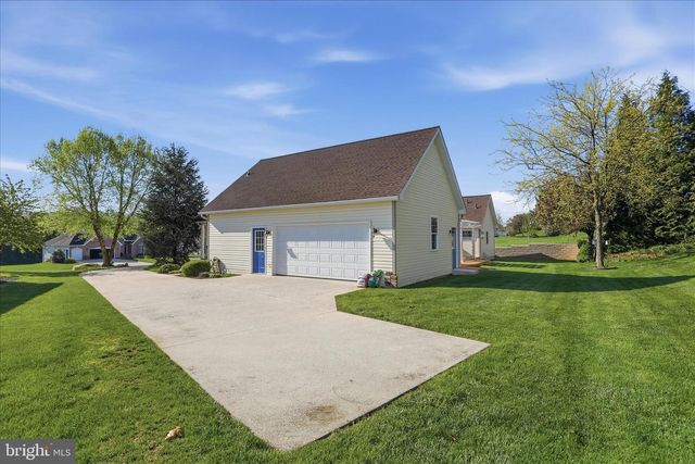 6518 BENT OAK DRIVE, Fayetteville, PA 17222