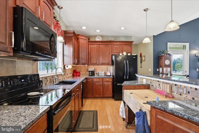 6518 BENT OAK DRIVE, Fayetteville, PA 17222