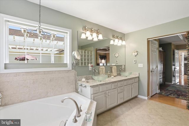 6518 BENT OAK DRIVE, Fayetteville, PA 17222