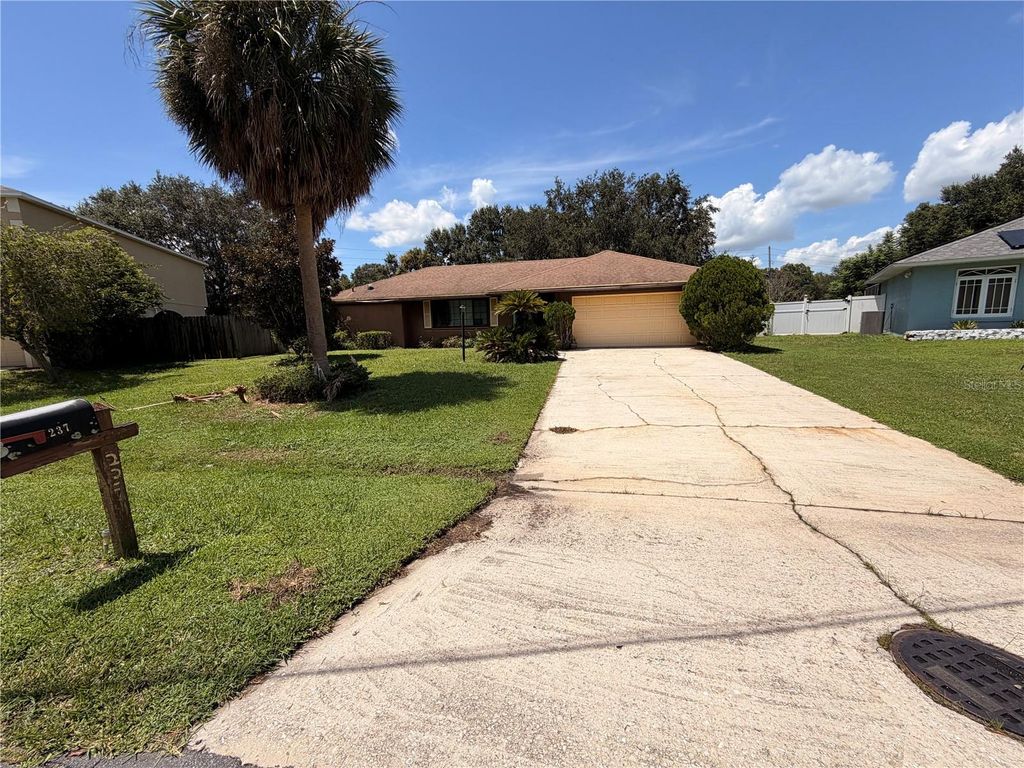 Image 2 of property listing at 237 CRANBROOK DRIVE, Kissimmee, FL 34758