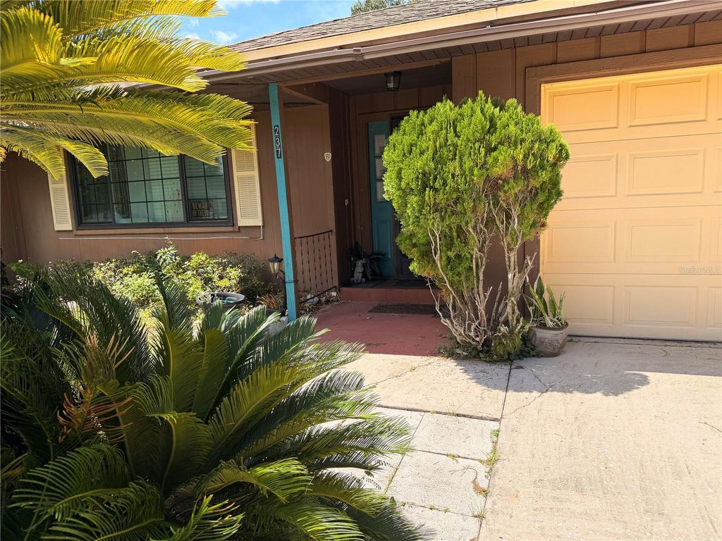 Image 3 of property listing at 237 CRANBROOK DRIVE, Kissimmee, FL 34758